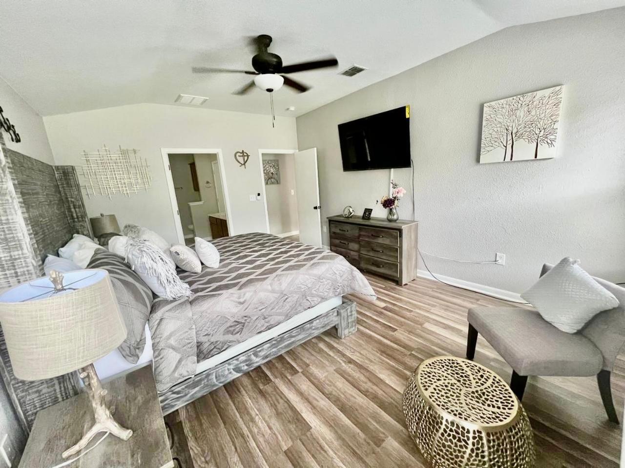 My Enchanted And Cozy Home, Lackland Afb, Sea World, Confortable San Antonio
